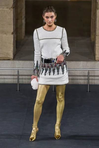 Look 69